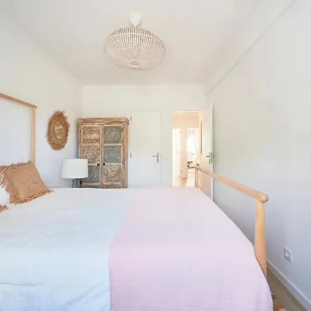 Beach Apartment *