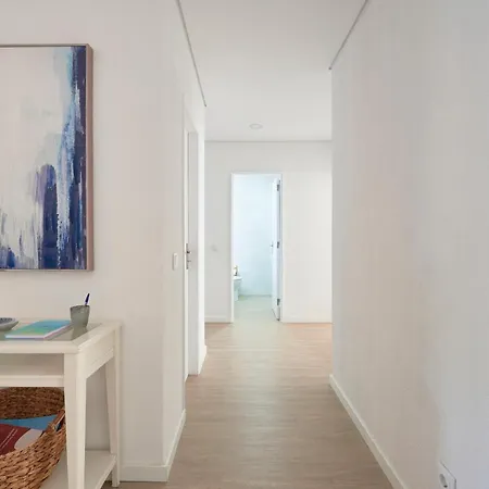 Beach Apartment *