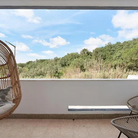 Beach Apartment *